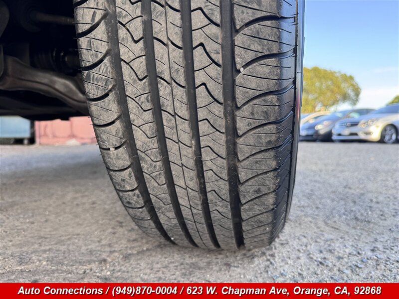 Used 2018 Toyota Tacoma TRD Off-Road w/ Technology Package AWD/4WD image 38