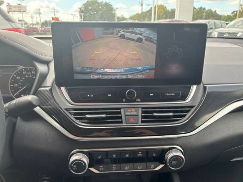 Used 2023 Nissan Altima 2.5 SR w/ SR Premium Package FWD image 24