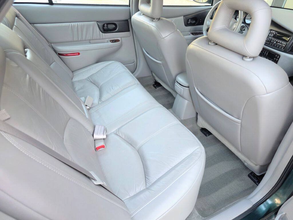Used 2000 Buick Regal GS w/ GSE Pkg FWD image 19