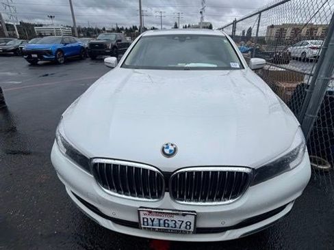 Used 2016 BMW 740i image 3