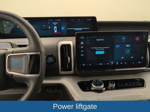 Used 2025 Ford Expedition Active RWD image 18