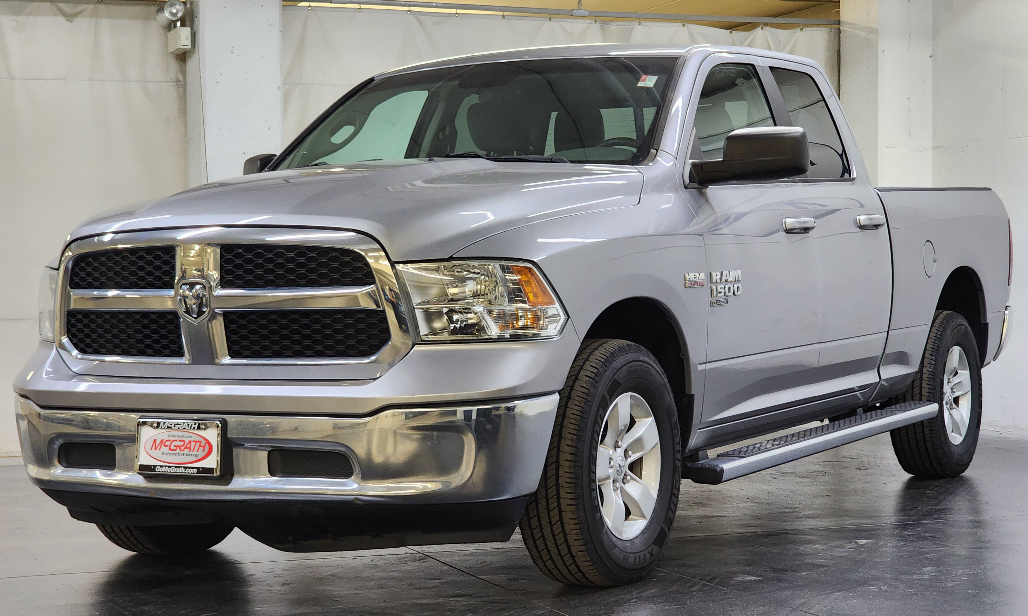 Used 2019 RAM 1500 Classic SLT AWD/4WD image 11