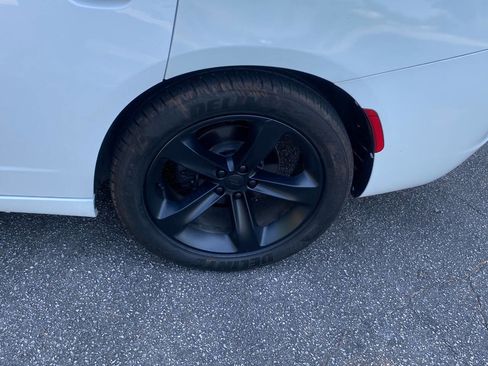 Used 2018 Dodge Charger R/T RWD image 11