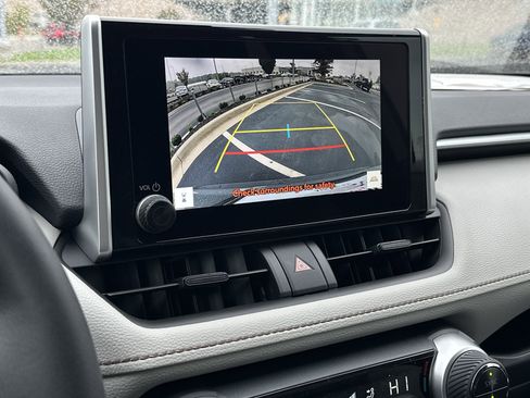 Used 2025 Toyota RAV4 XLE w/ Convenience Package image 29