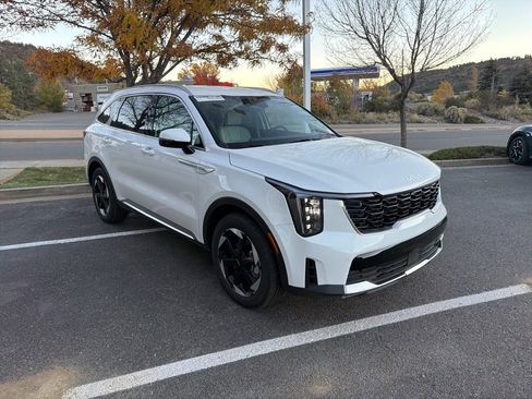 New 2025 Kia Sorento EX image 9