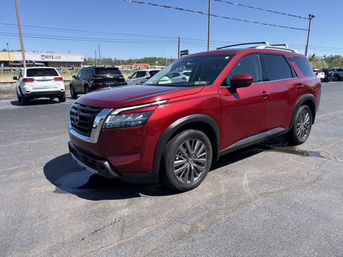 Used 2023 Nissan Pathfinder SL w/ SL Premium Package AWD/4WD image 10