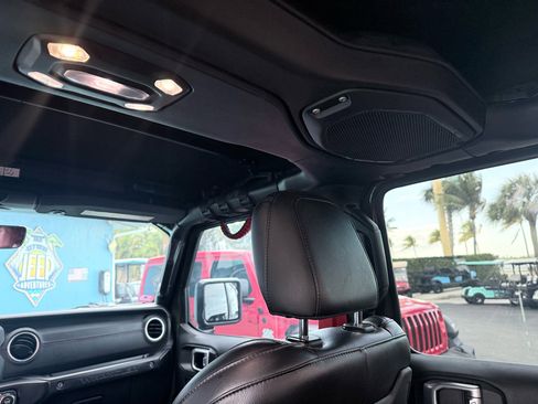 Used 2020 Jeep Wrangler Unlimited Rubicon w/ Quick Order Package 28Y Recon image 25