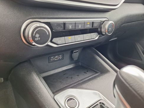 Used 2025 Nissan Altima 2.5 SV FWD image 15