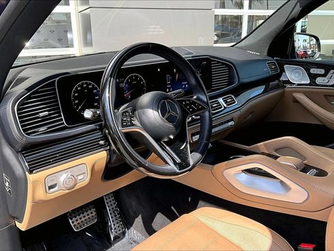 Used 2024 Mercedes-Benz GLS 580 4MATIC image 14