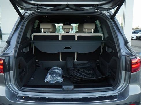 Used 2026 Mercedes-Benz GLB 250 image 8