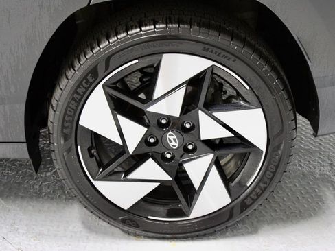 Used 2024 Hyundai Kona Limited FWD image 20