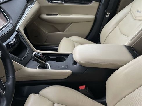 Used 2017 Cadillac XT5 FWD image 20