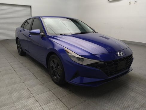 Used 2023 Hyundai Elantra SEL FWD image 13
