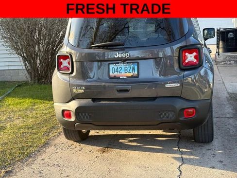 Used 2022 Jeep Renegade Latitude w/ Convenience Group AWD/4WD image 8