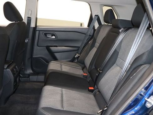 Used 2024 Nissan Rogue SV image 11