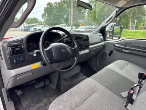 Used 2006 Ford F450 XL image 3