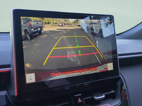 Used 2026 Toyota Corolla Cross XLE w/ Convenience Package FWD image 18