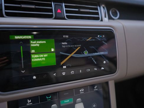 Used 2020 Land Rover Range Rover HSE image 18