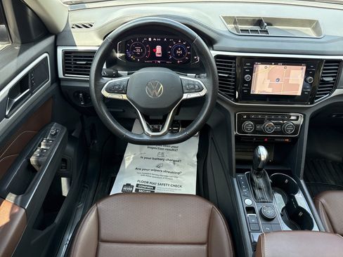 Used 2023 Volkswagen Atlas SEL R-Line AWD/4WD image 18