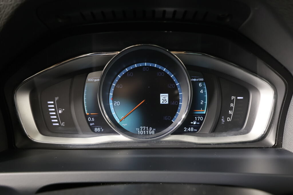 Used 2016 Volvo V60 T5 Cross Country Platinum AWD/4WD image 30