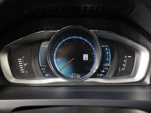Used 2016 Volvo V60 T5 Cross Country Platinum image 30