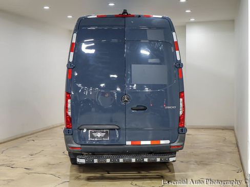 Used 2021 Mercedes-Benz Sprinter 2500 image 5