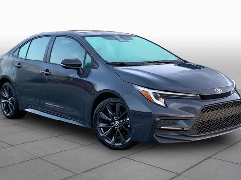 Used 2023 Toyota Corolla XSE FWD image 3
