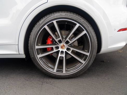 Used 2026 Porsche Cayenne S AWD/4WD image 8