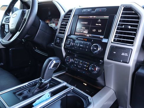 Used 2015 Ford F150 Lariat AWD/4WD image 18