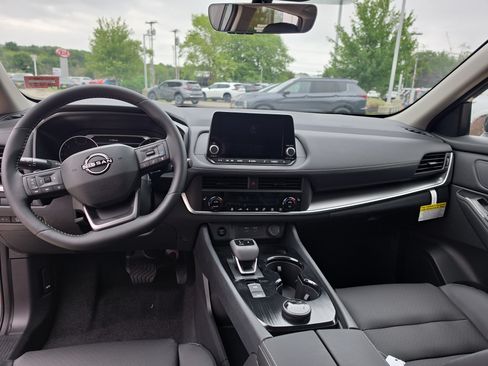 New 2026 Nissan Rogue Dark Armor AWD/4WD image 3