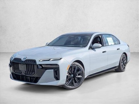 New 2026 BMW 740i image 1