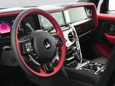 Certified 2025 Rolls-Royce Cullinan AWD/4WD image 16