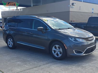 Used 2017 Chrysler Pacifica Touring-L Plus w/ Advanced Safetytec Group