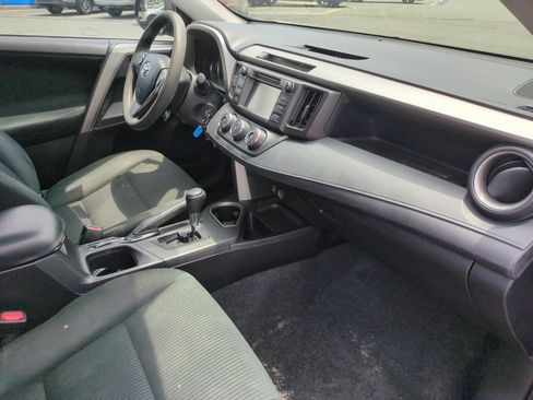 Used 2016 Toyota RAV4 LE FWD image 32