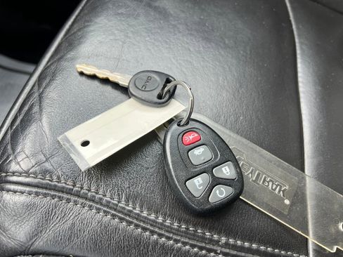 Used 2014 GMC Acadia SLT image 29