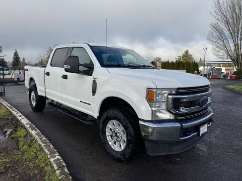 Used 2021 Ford F250 XLT AWD/4WD image 2