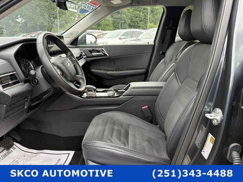 Used 2025 Mitsubishi Outlander SE FWD image 11