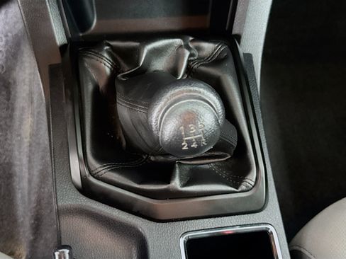 Used 2017 Toyota Tacoma SR AWD/4WD image 17