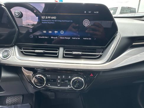 Used 2025 Chevrolet Trax ACTIV w/ Driver Confidence Package FWD image 29