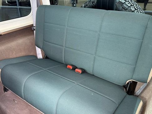 Used 2000 Jeep Wrangler Sahara AWD/4WD image 23