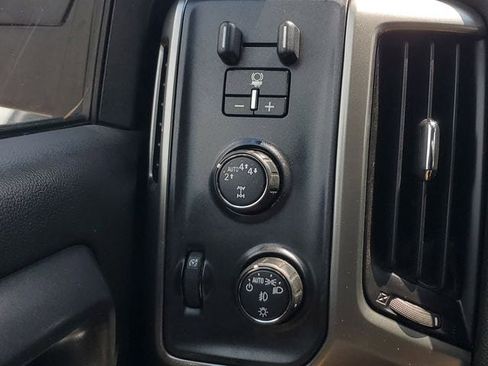 Used 2018 Chevrolet Silverado 1500 LT w/ All Star Edition AWD/4WD image 33