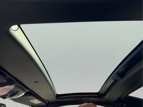 Used 2011 Mercedes-Benz SL 550 image 19