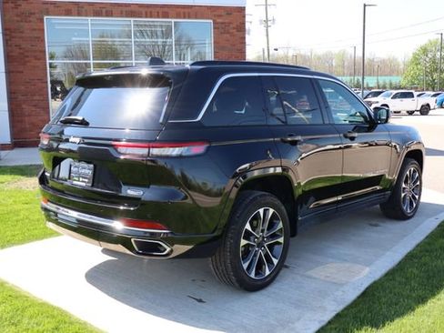 Used 2025 Jeep Grand Cherokee Overland w/ Adv Protech Group III AWD/4WD image 38