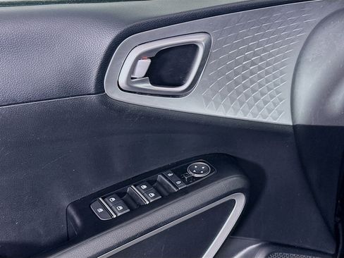 Used 2025 Kia Soul LX w/ LX Technology Package image 15