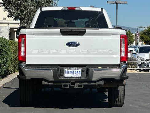 Used 2024 Ford F250 XLT image 5