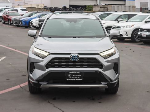 Used 2022 Toyota RAV4 SE image 6