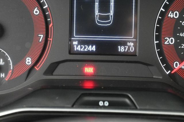 Used 2019 Volkswagen Jetta SE w/ Cold Weather Package FWD image 29