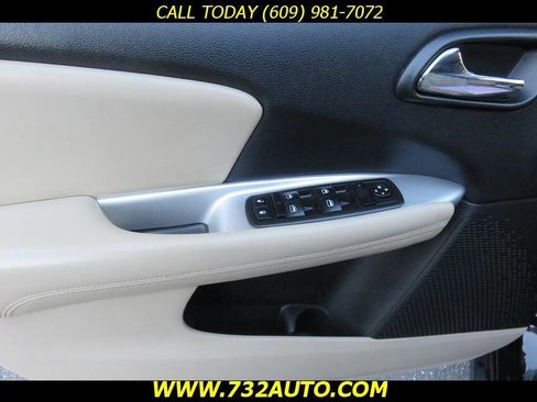 Used 2015 Dodge Journey SXT w/ Flexible Seating Group image 30