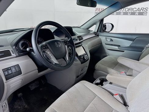 Used 2016 Honda Odyssey SE image 9