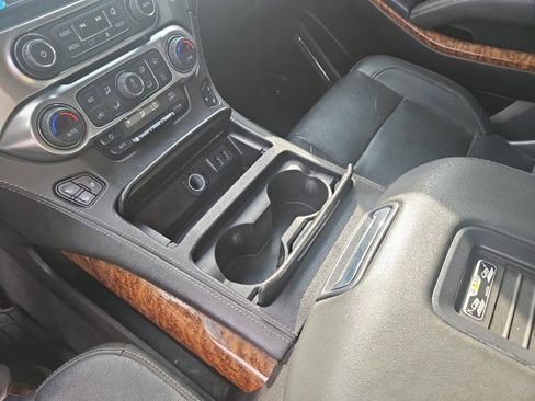 Used 2020 Chevrolet Suburban Premier image 24